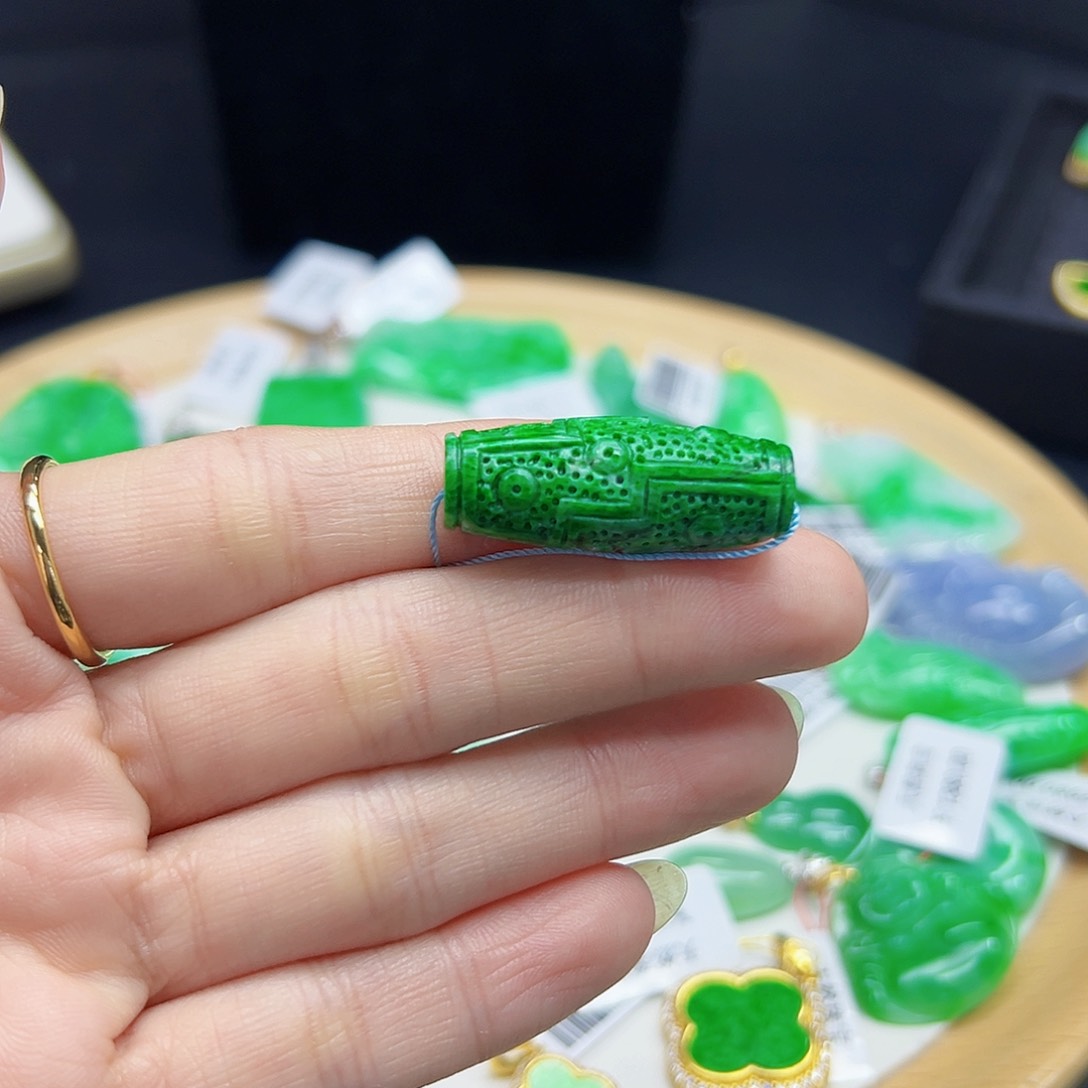 翡翠颈饰未镶嵌天然缅料A货