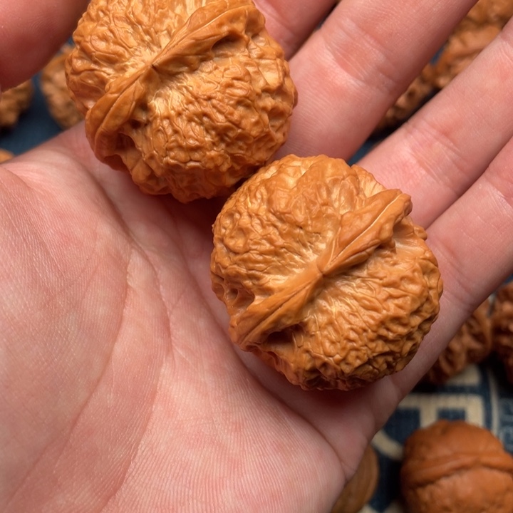 吃***皮文玩核桃把件龙鳞元宝