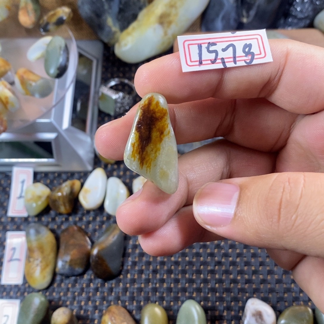 魅***陈和田玉（糖玉）未镶嵌挂件