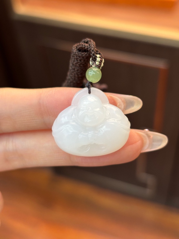 3791和田玉羊脂白玉佛公吊坠约25.2*26.5*11.4
