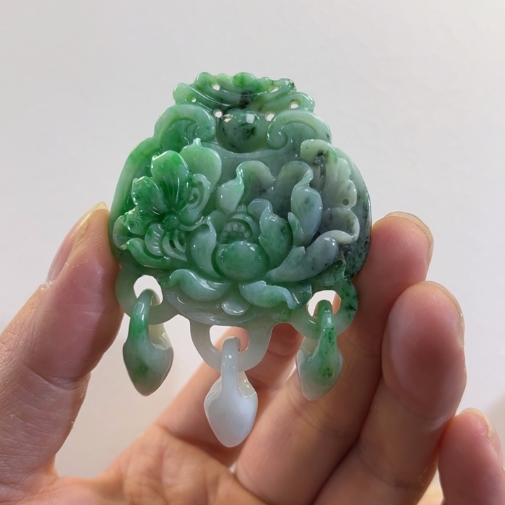 翡翠吊坠(赠链)未镶嵌代编织