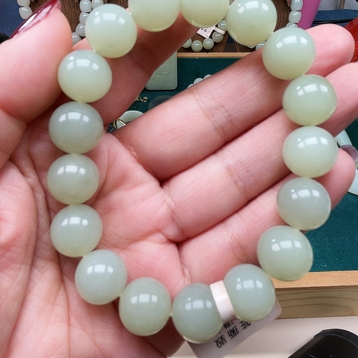 和田玉（糖玉）未镶嵌颈饰