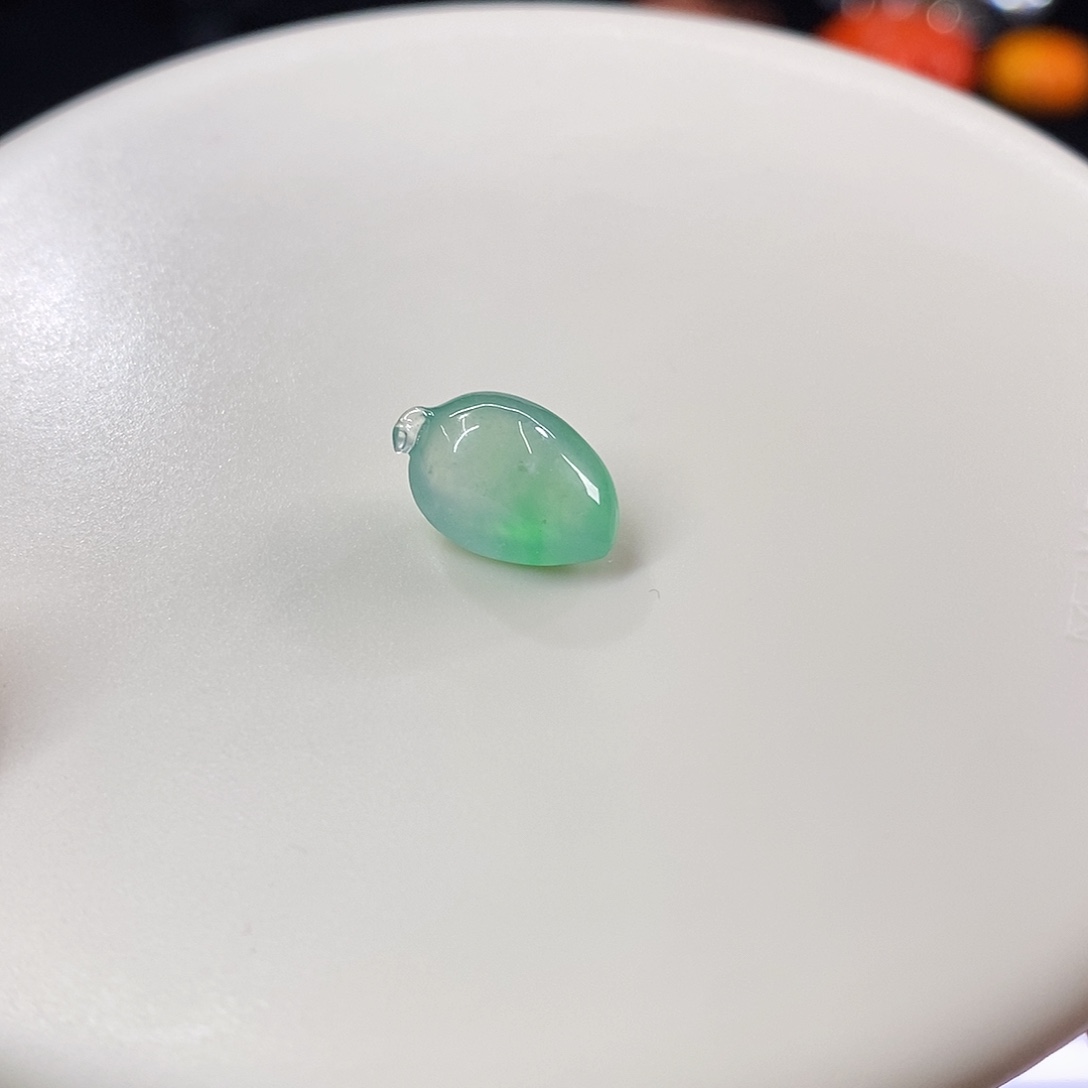 颈饰未镶嵌翡翠桃子