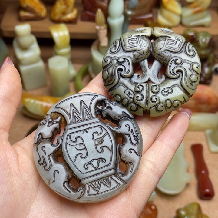 蛇纹石玉未镶嵌颈饰