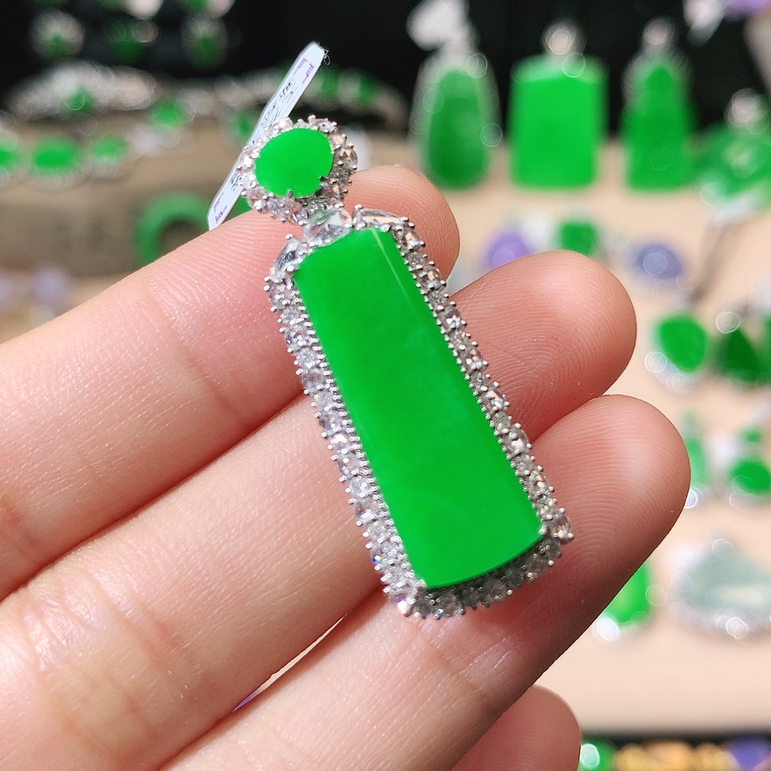 娜***紫翡翠18K金镶嵌吊坠(不含链)