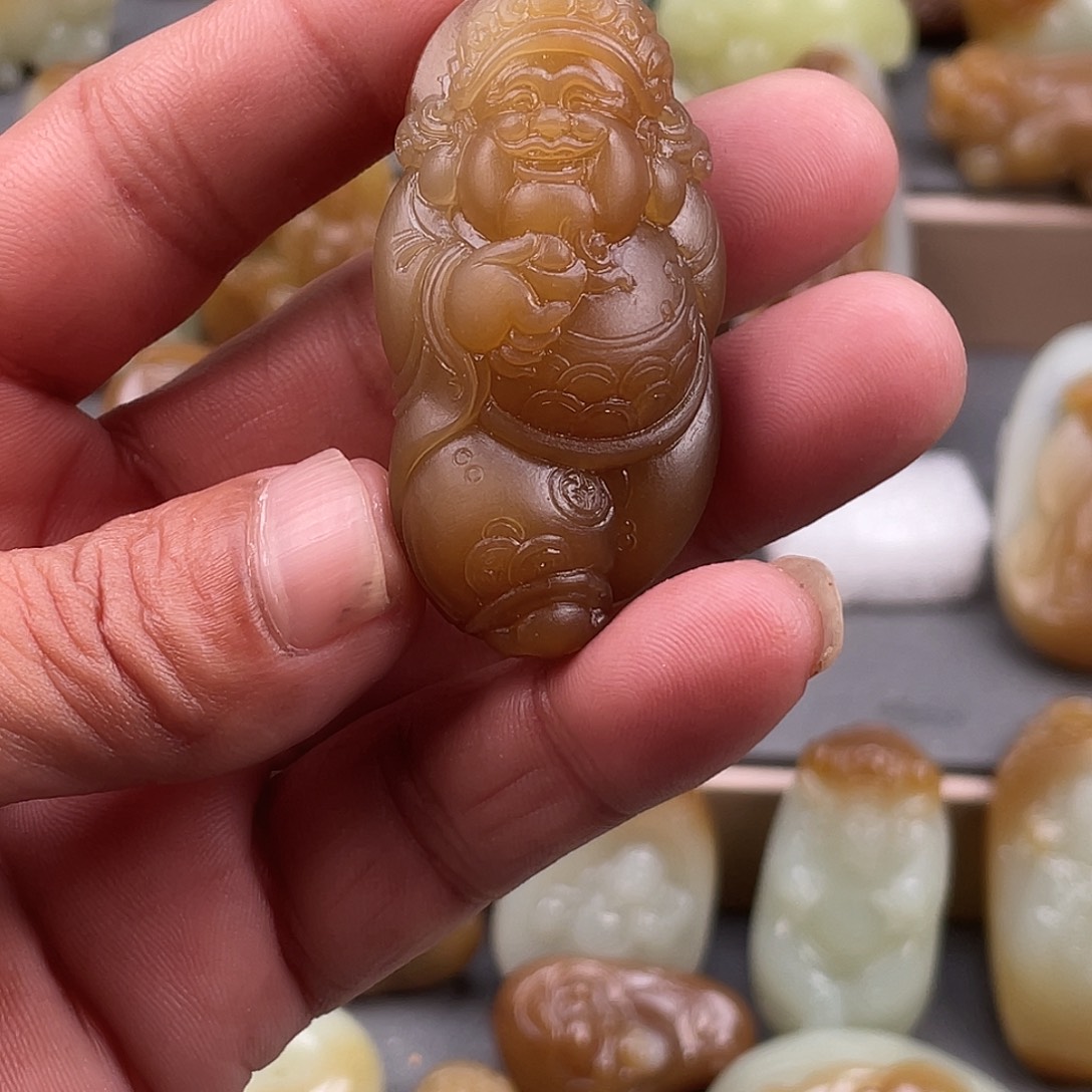 秋***落和田玉未镶嵌颈饰