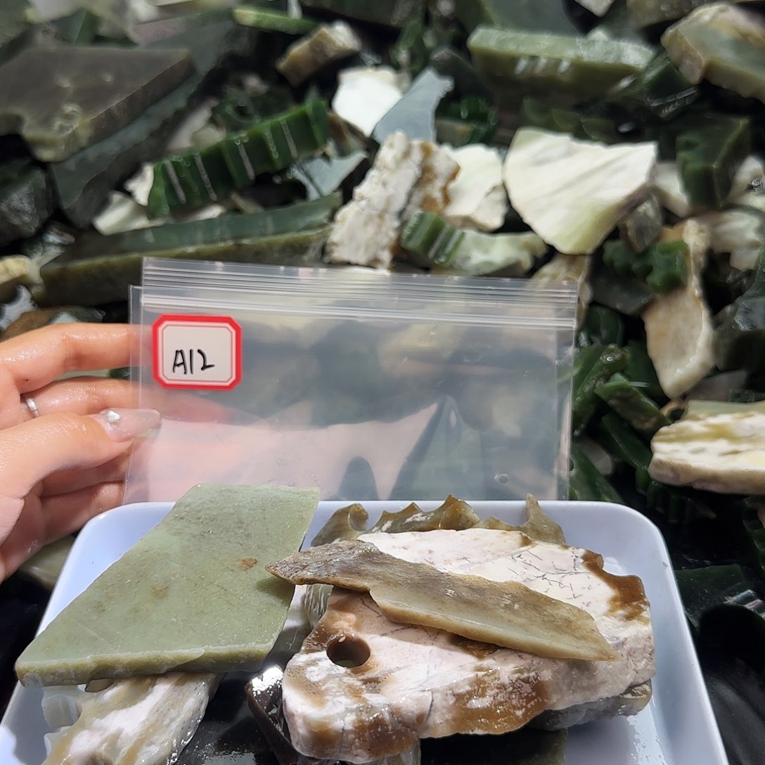 浓****和田玉未镶嵌珠宝半成品