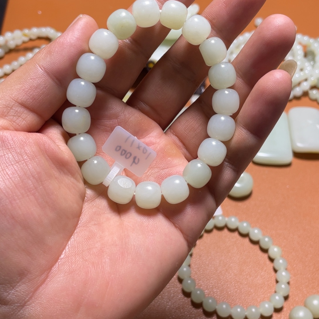 和田玉（糖玉）未镶嵌手链