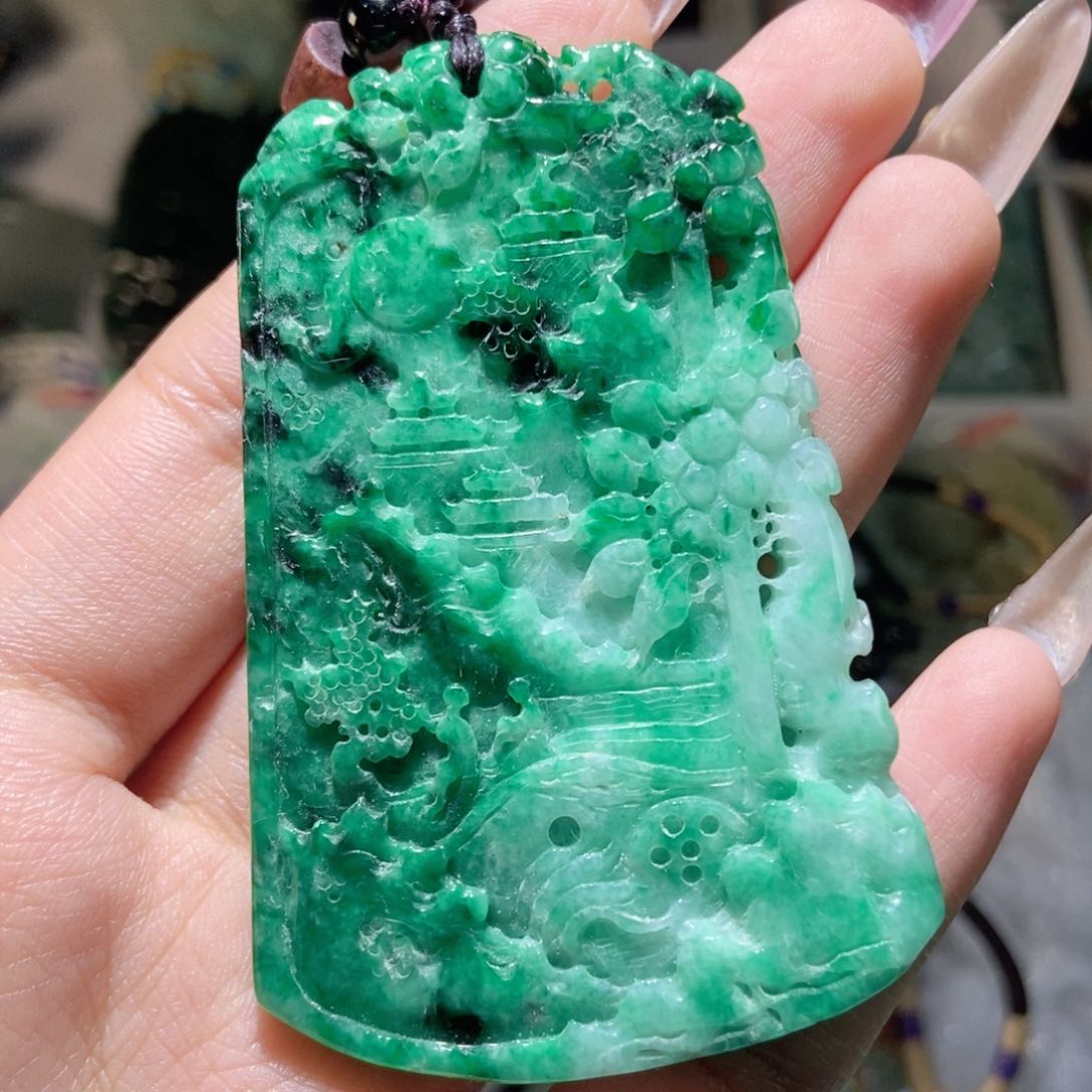 翡翠颈饰未镶嵌翡翠