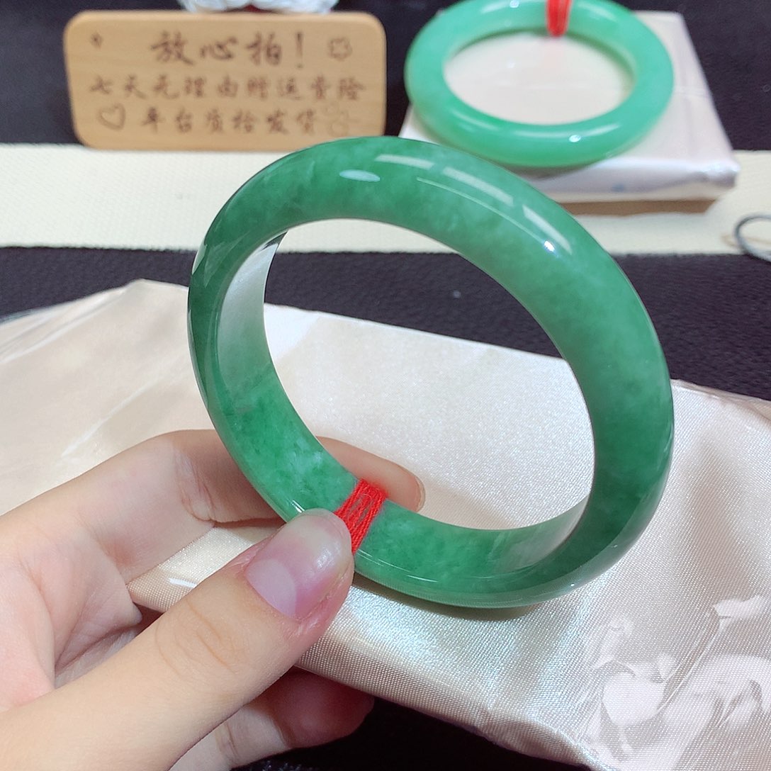 翡翠未镶嵌手镯7057