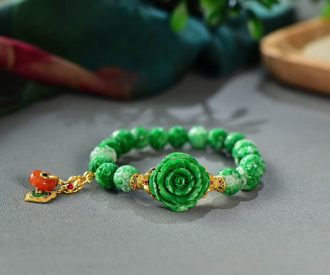 天然A货辣绿翡翠回纹路路通全家福手链