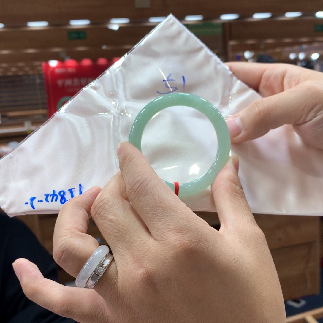 未镶嵌手镯翡翠买断