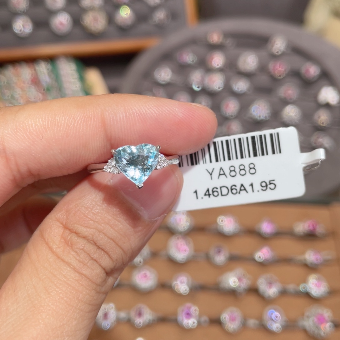 海蓝宝石戒指18K金镶嵌1.46ct 