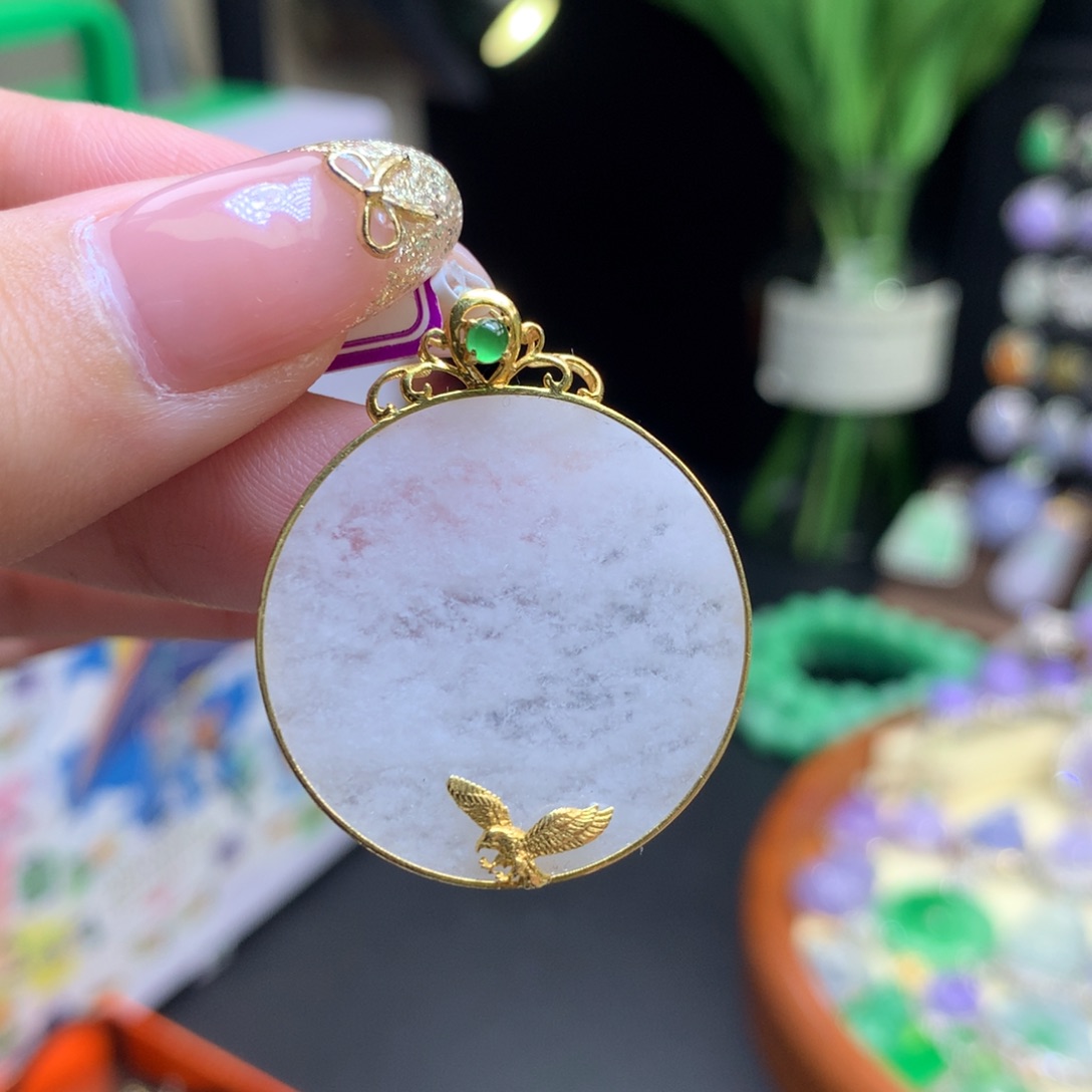 翡翠18K金镶嵌颈饰