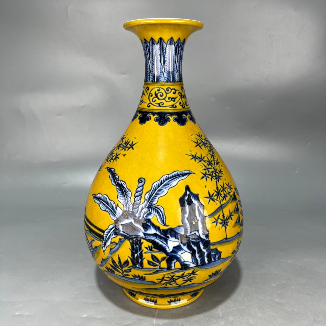 当代仿制 仿古黄釉青花芭蕉石竹玉壶春瓶