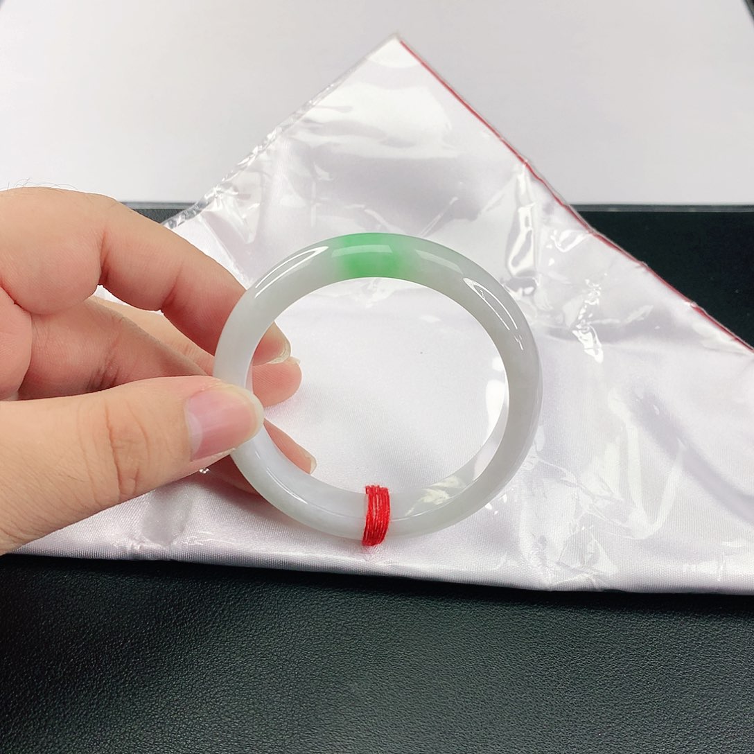 翡翠手镯未镶嵌翡翠406