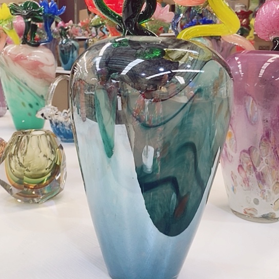 琉璃花瓶高31厘米口径9厘米