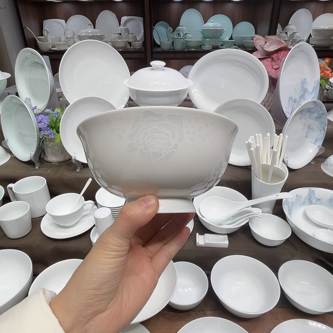 瓷白玫瑰6寸高脚面碗3个，8寸深盘3个