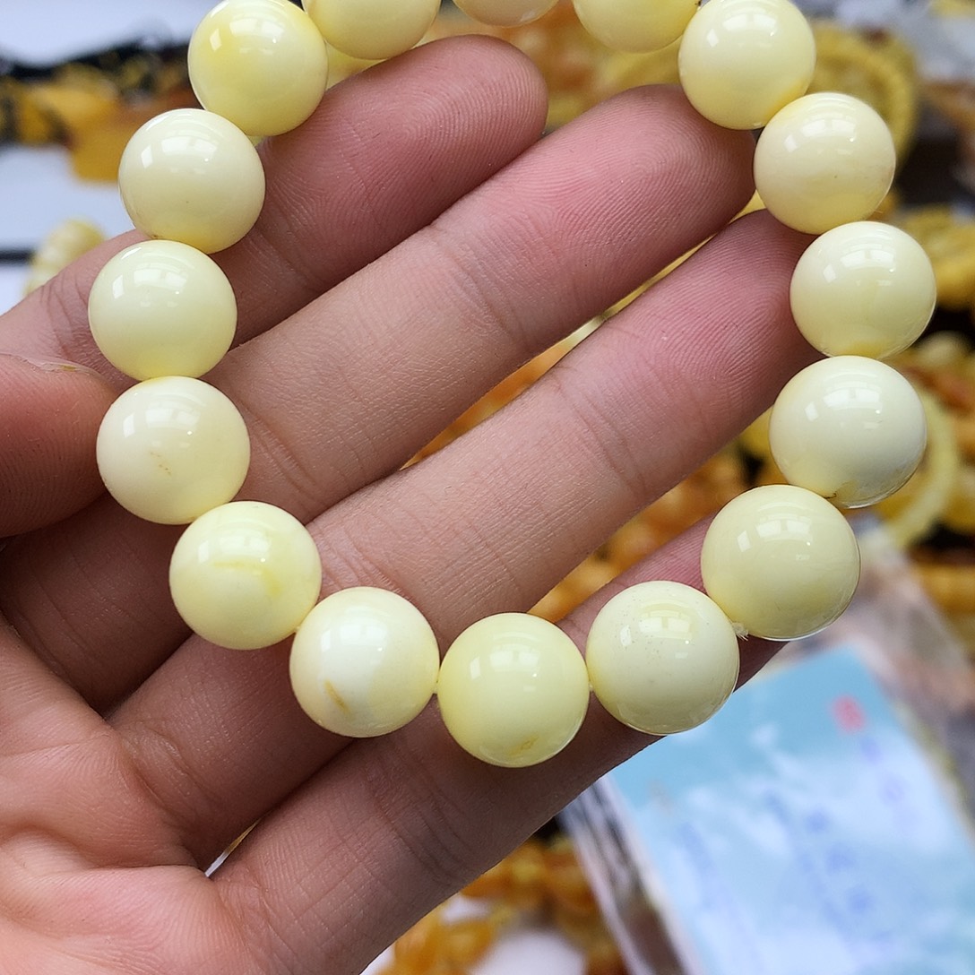 蜜蜡未镶嵌珠宝奇石