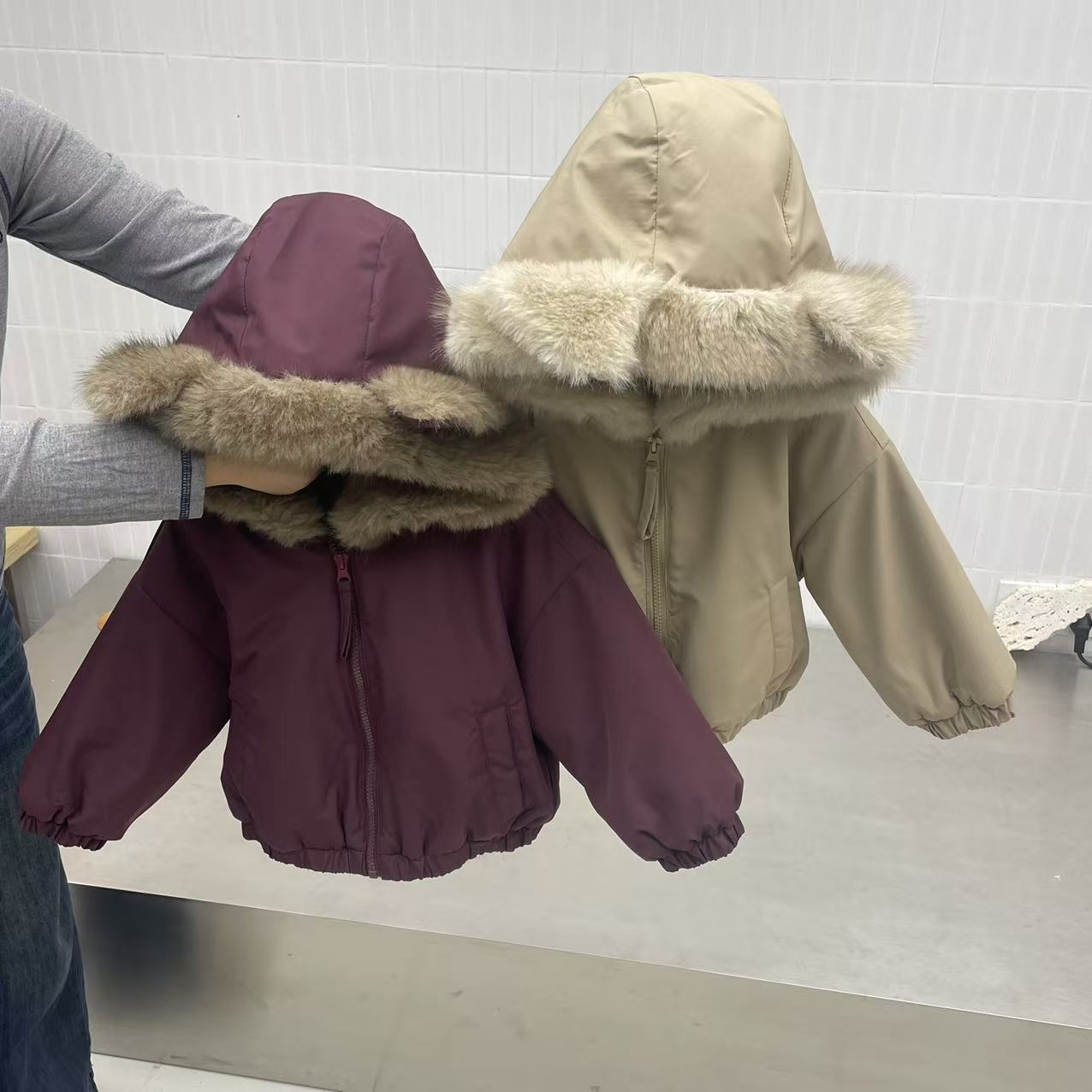 25冬  TXB25853  中小童新款加绒小耳朵外套毛毛衣