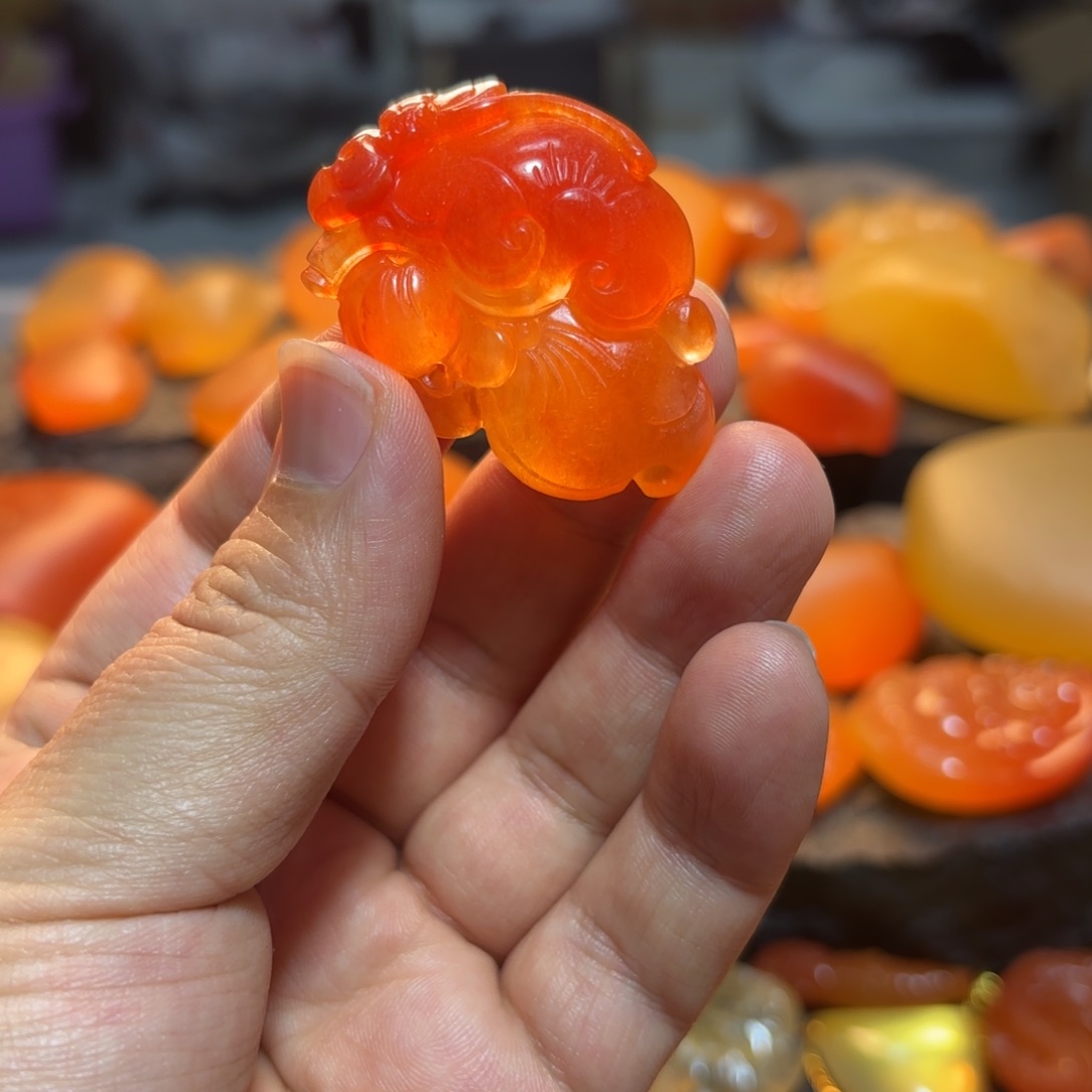 石英质玉挂件未镶嵌你**子