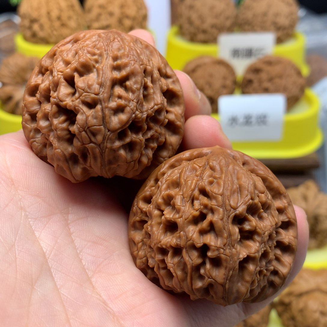 文玩核桃把件42水龙