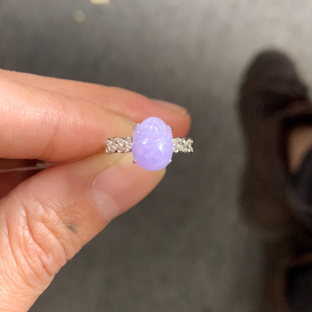 翡翠戒指18K金镶嵌翡翠