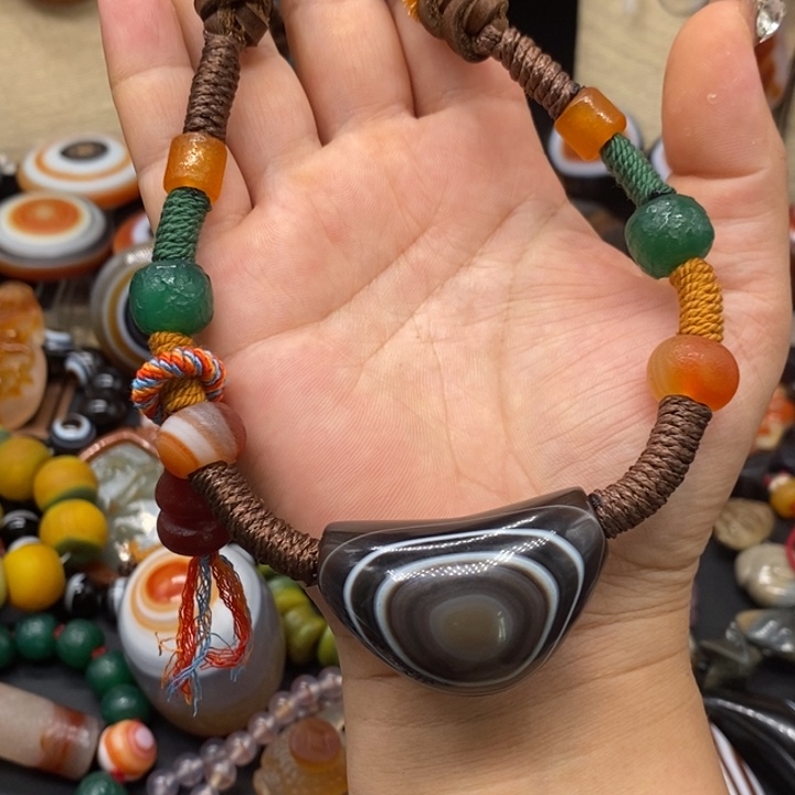 玛瑙/玉髓颈饰未镶嵌