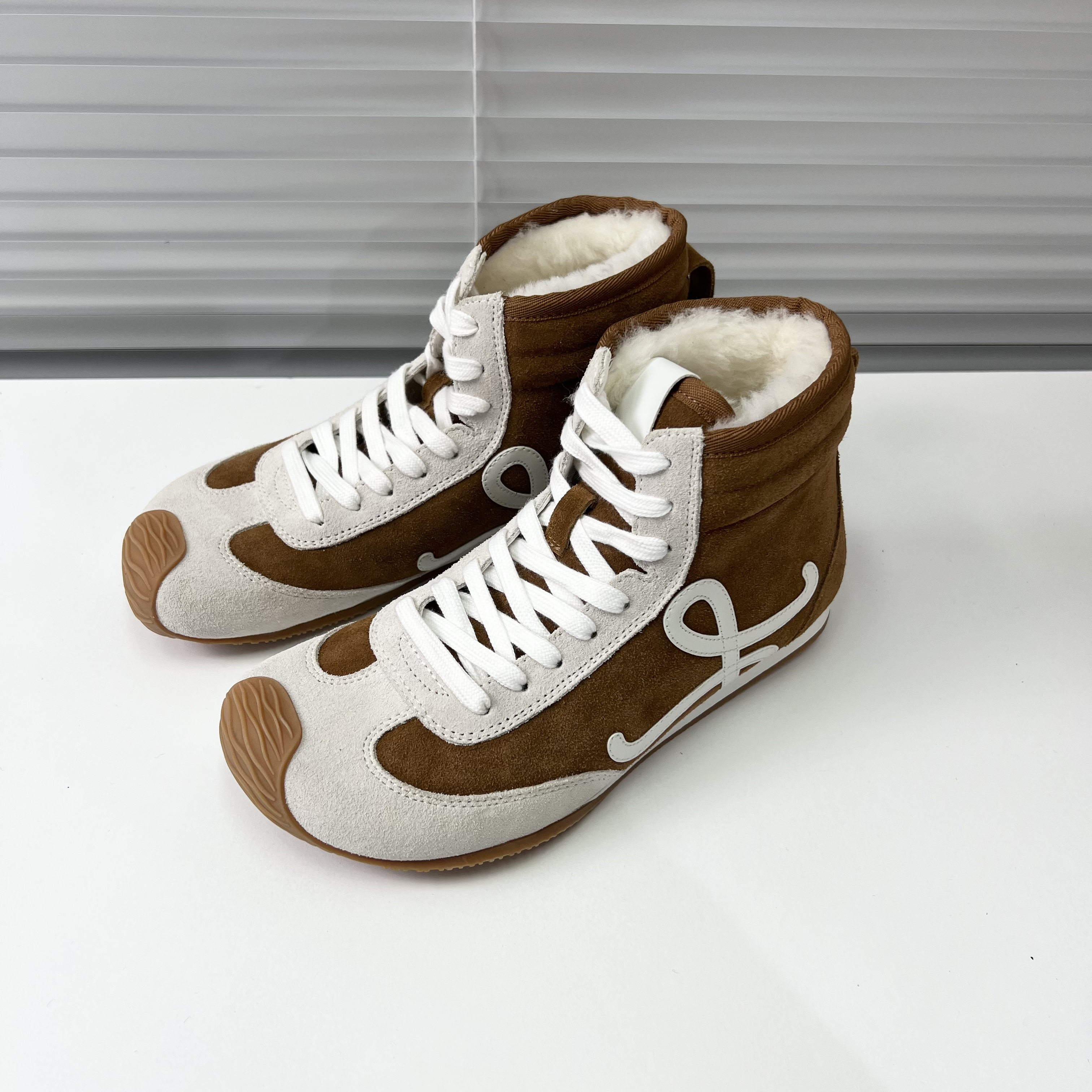 复古真皮小众设计感百搭德训鞋秋季休闲运动女鞋阿甘鞋雪地靴保暖