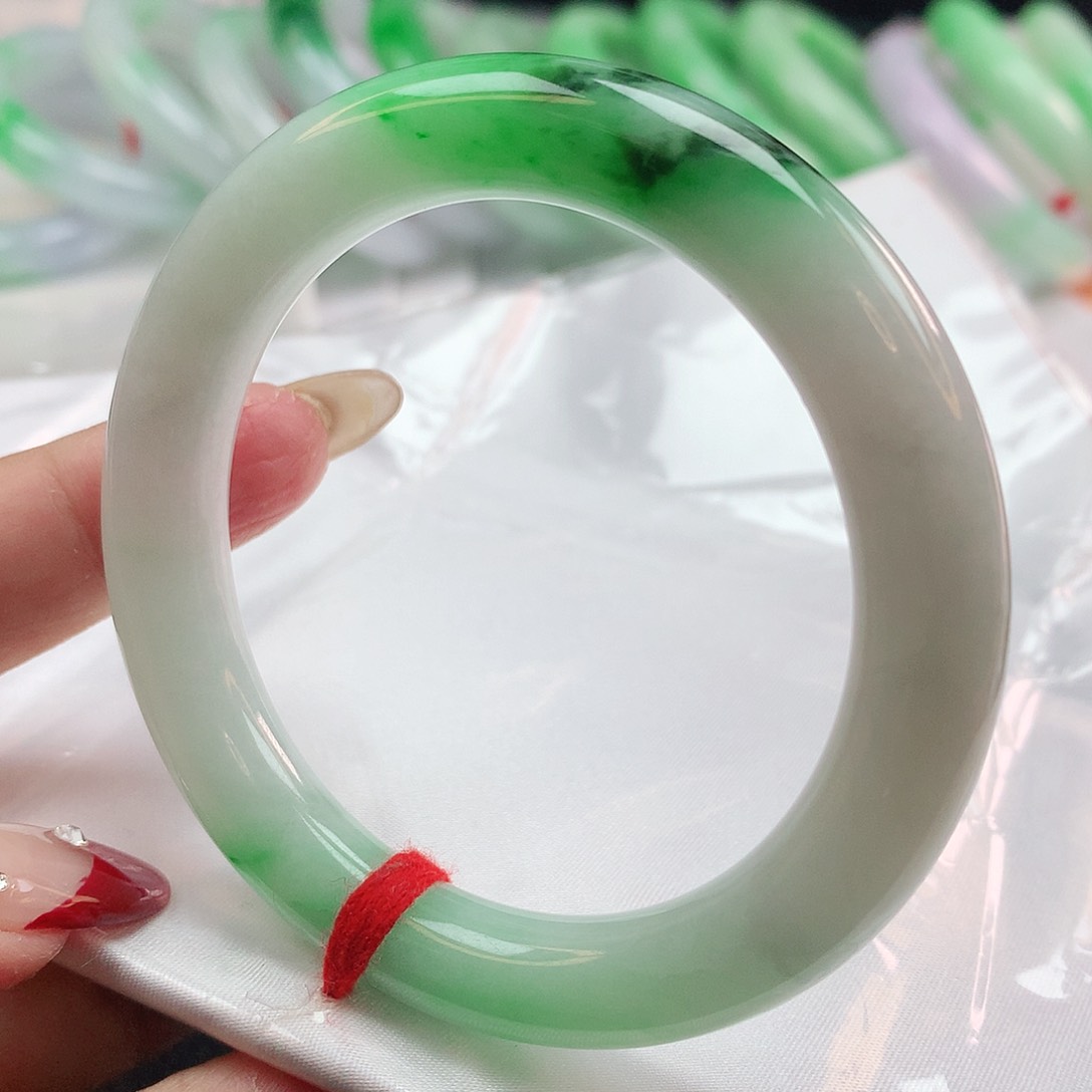 翡翠手镯未镶嵌1796圆条54