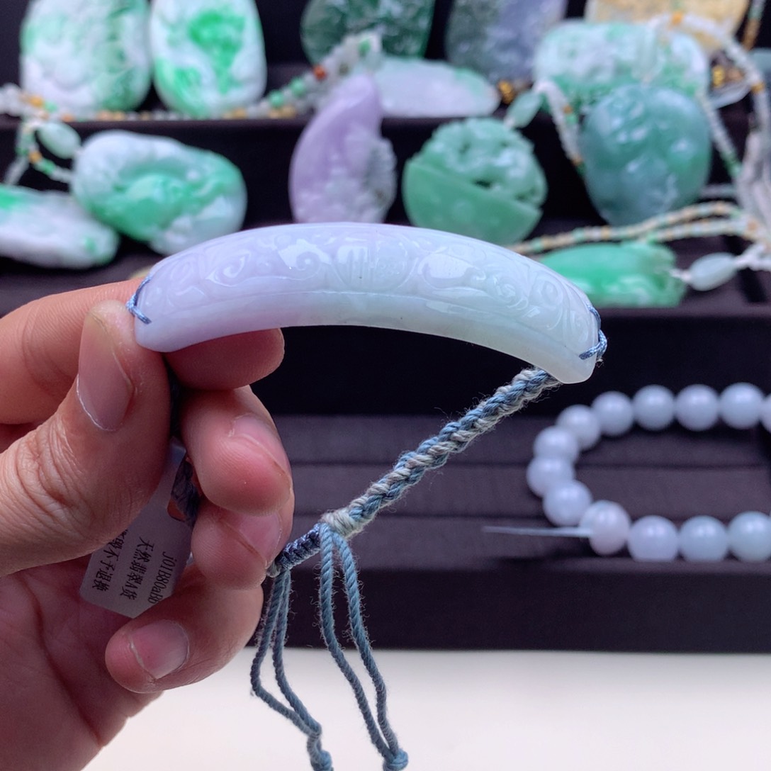 翡翠颈饰未镶嵌吊坠