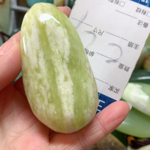 蛇纹石玉手把件未镶嵌