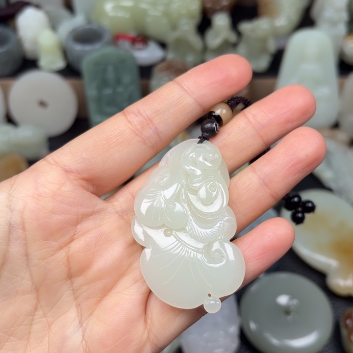 颈饰未镶嵌和田玉