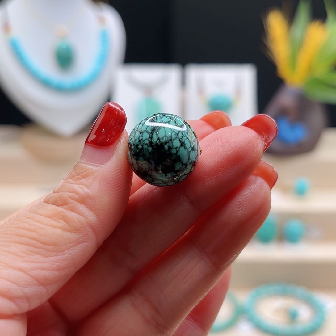 绿松石配饰未镶嵌