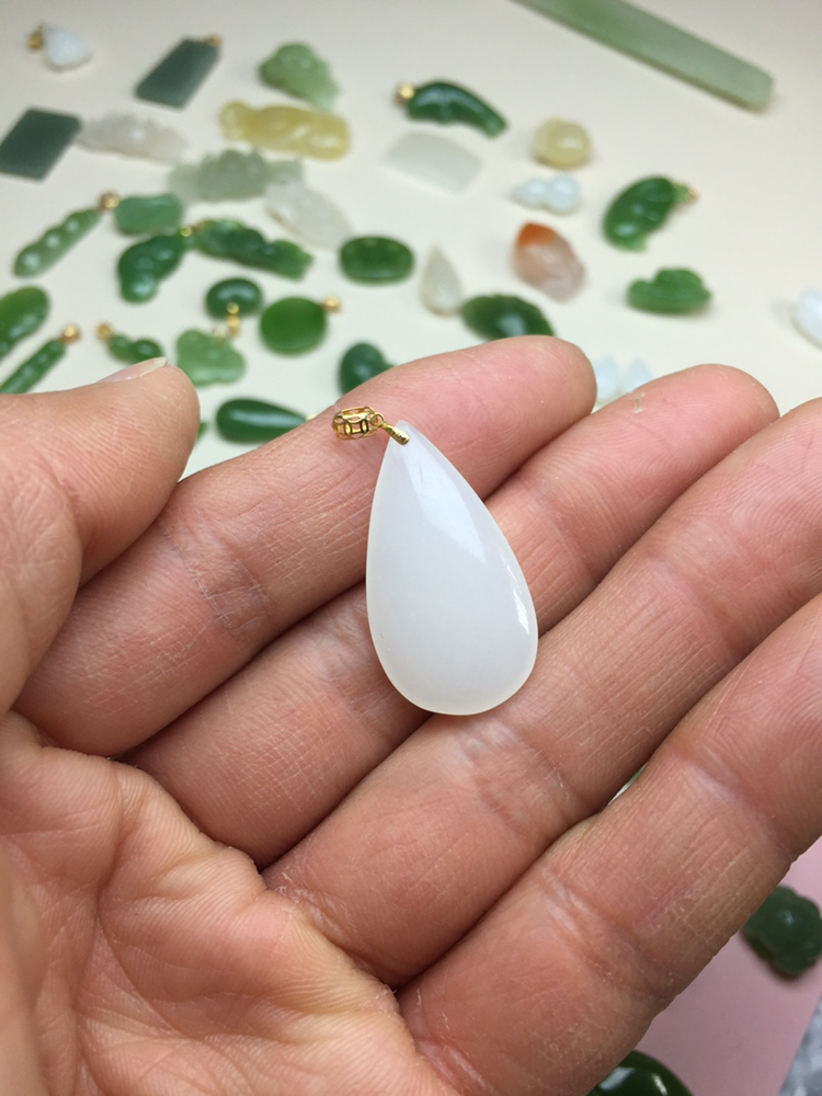 和田玉白玉水滴吊坠