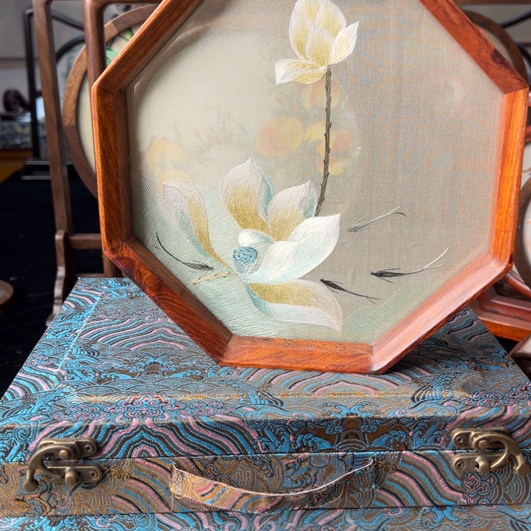 刺绣纯手工刺绣双面绣实木摆件 