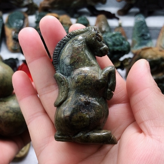 岫岩河磨玉（透闪石质玉）把件未镶嵌