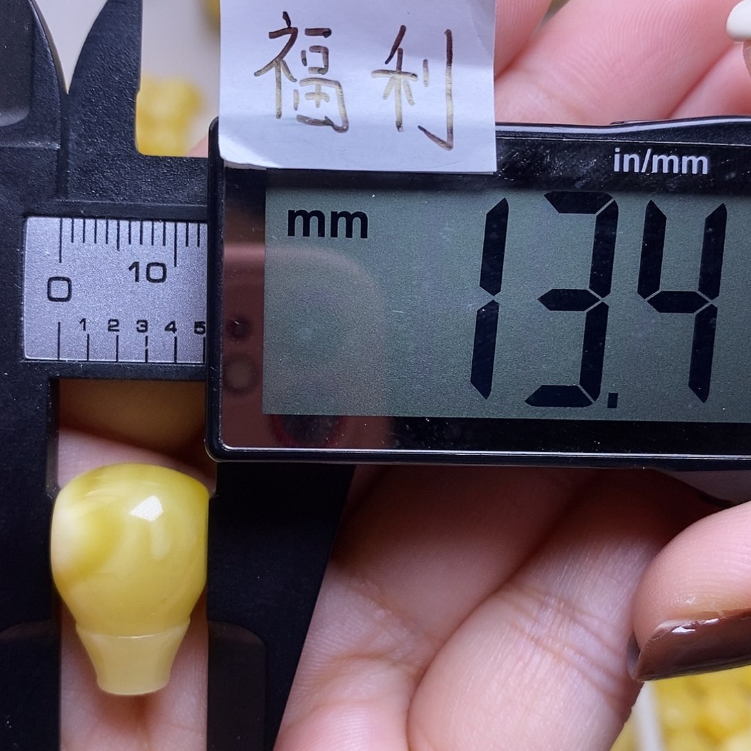 裸石琥珀未镶嵌蜜蜡三通