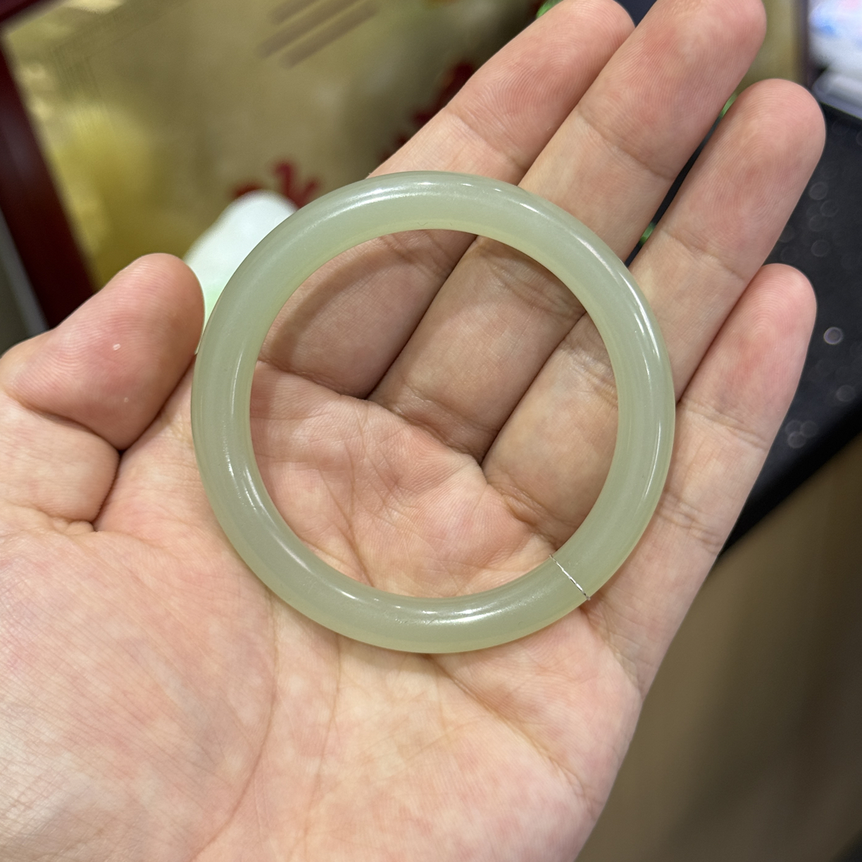 天然玉石和田玉52圈口，胖圆条高冰葡萄肉手镯52圈口