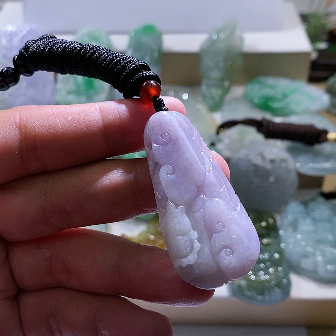 【闪购商品】翡翠颈饰未镶嵌荷叶鱼