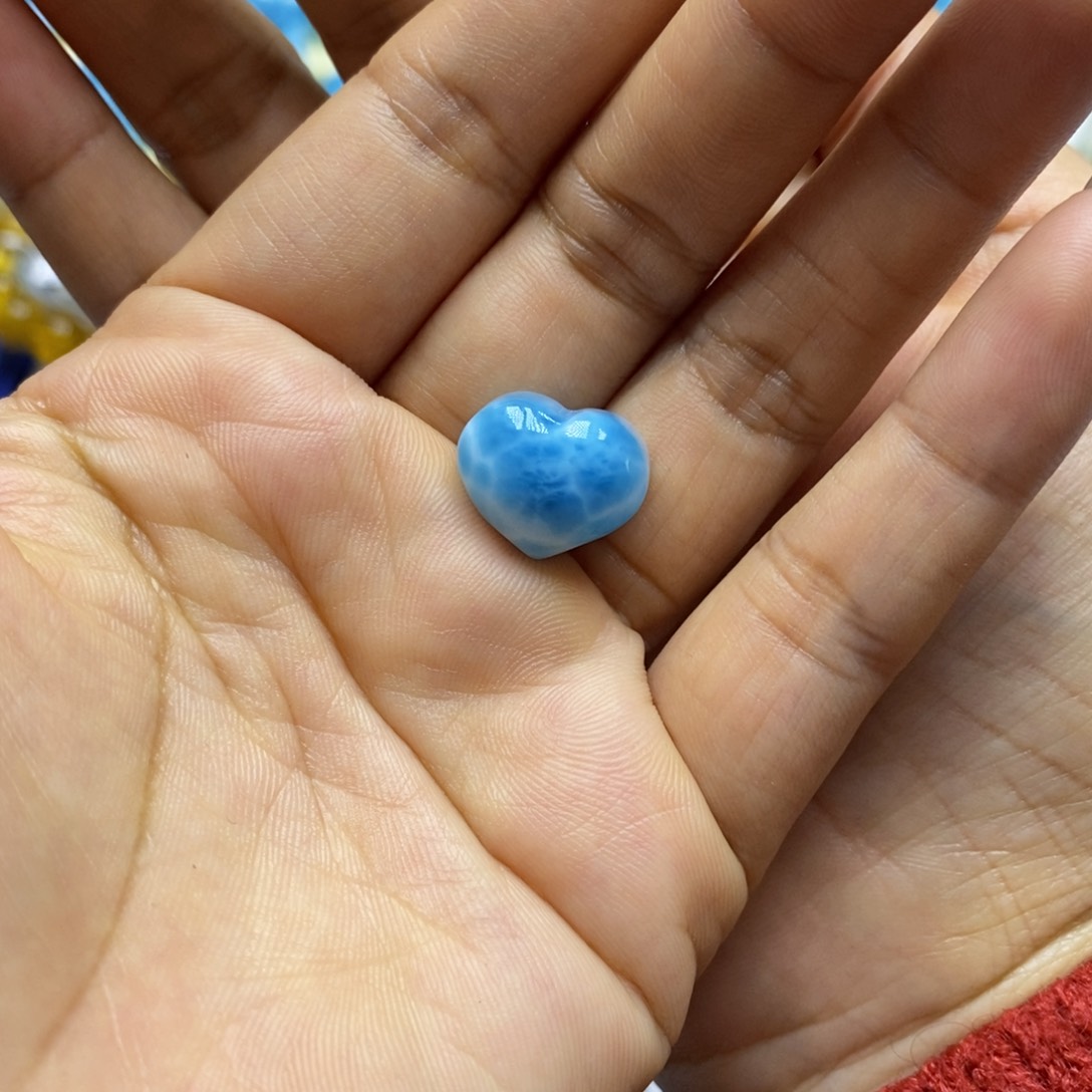 针钠钙石（海纹石）颈饰未镶嵌