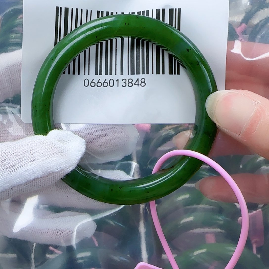 和田玉（碧玉）手镯未镶嵌5556包容