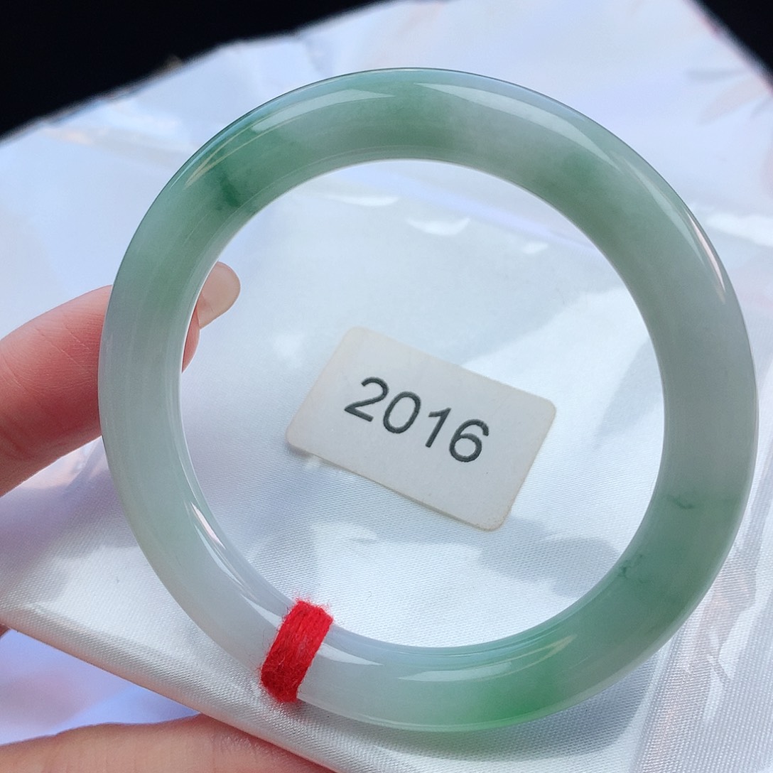 翡翠手镯未镶嵌52圆条882016