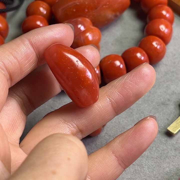 颈饰琉璃柏**叔琉璃…………