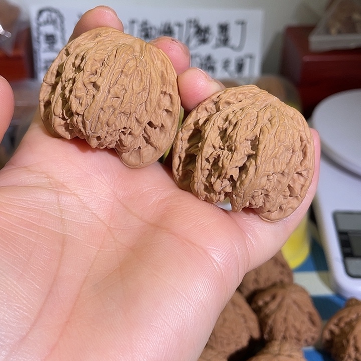 奔****桃核吊坠密纹………………