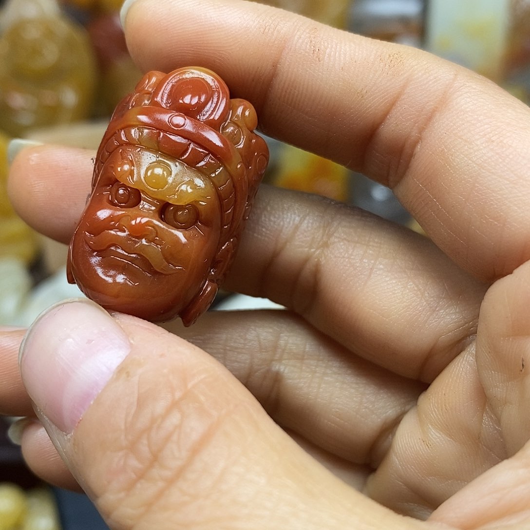 石英质玉（黄龙玉）颈饰未镶嵌