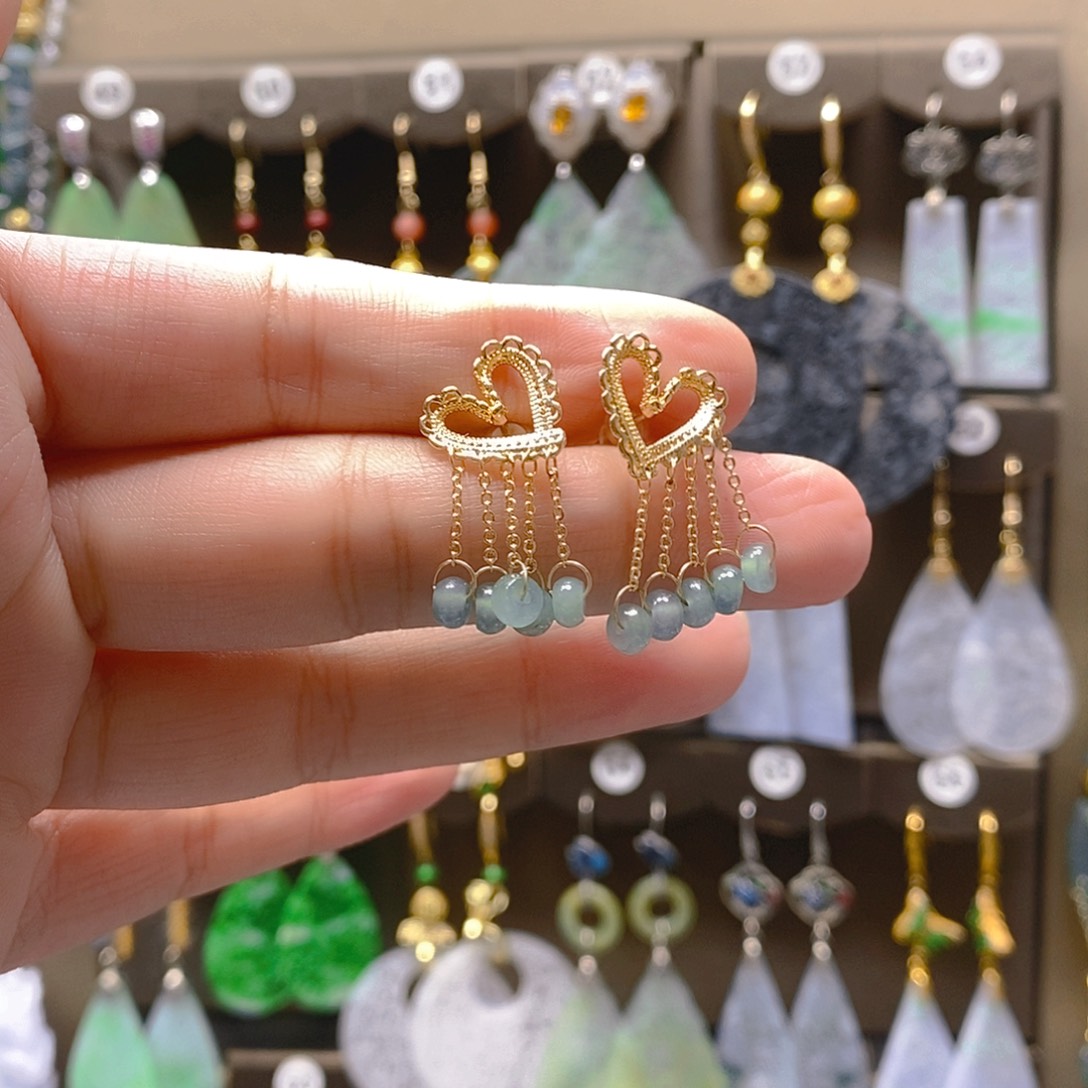 未镶嵌翡翠耳饰翡翠