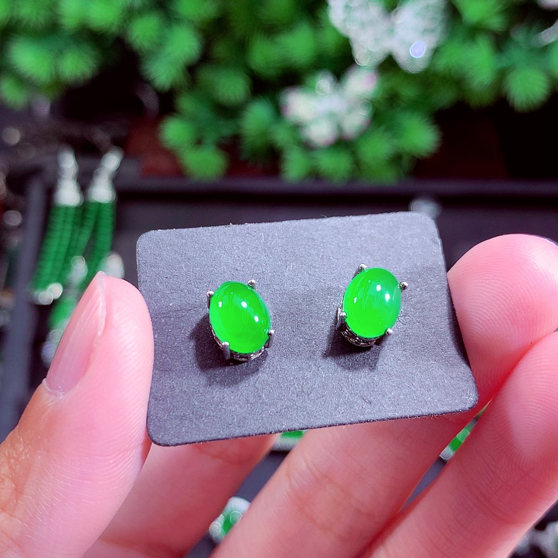 颈饰未镶嵌翡翠天然