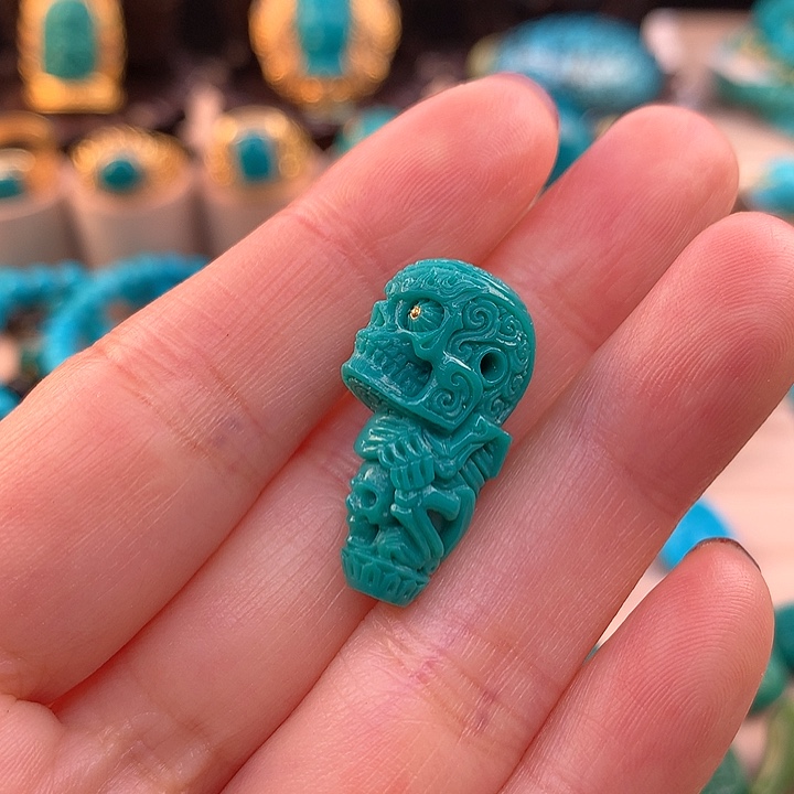 绿松石配饰未镶嵌