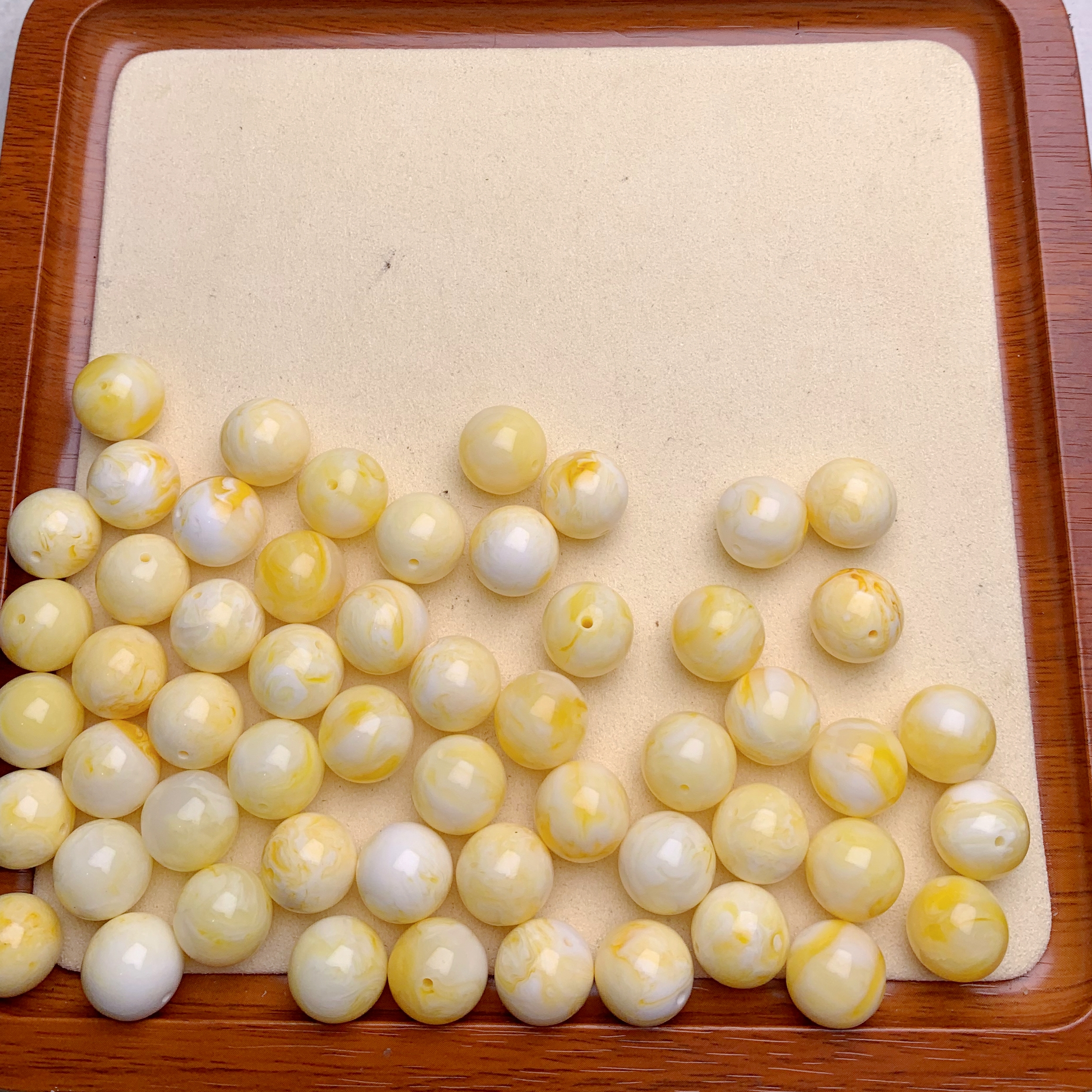 10mm12mm白花蜡飘花散珠
